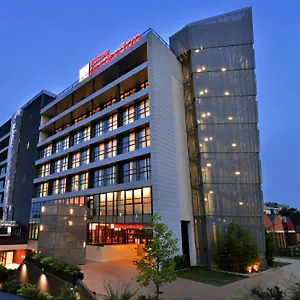 4* מלון Hilton Garden North